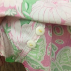 Lilly Pulitzer Tops - Lilly Pulitzer floral and butterfly button up top Lilly Pulitzer Tops - Lilly Pulitzer floral and butterfly button up top